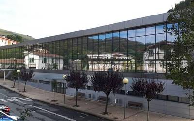 Leitzako kiroldegia itxita egonen da asteartean txertaketa dela eta