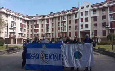 Zumaiaren bandera jaso du Realak, Sevillara eramateko