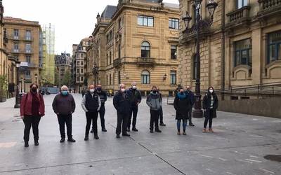 Otsoaren populazioaren kontrolaren aldeko mozioak aurkeztu dituzte Gipuzkoako udalerri guztietan