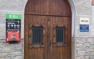 Ibarreko herri bakoitzak bere desfibriladorea du