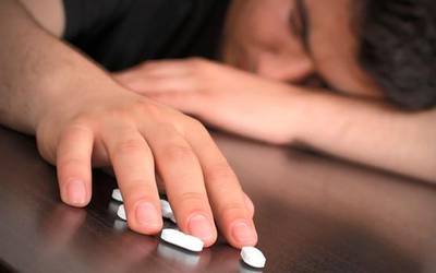 Droga-mendekotasun arazoak dituztenen senideentzako laguntza taldea sortu gura du Udalak