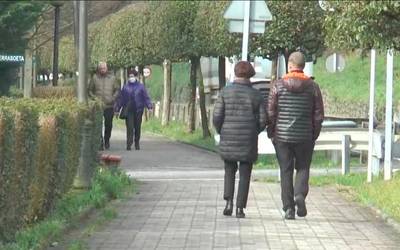 Araba eta Gipuzkoako nahiz Bizkaiko zenbait herri itxi dituzte