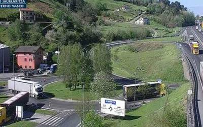 Auto-pilaketarik ez dagoela jakinarazi du Eusko Jaurlaritzako Trafiko Zuzendaritzak