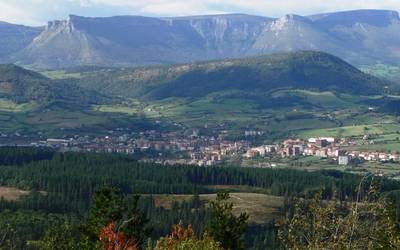 Amurrio eremu gorrian sartu da, baina neurriak saihestuko ditu oraingoz