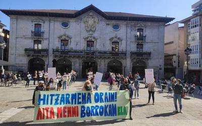 Aita Menniko langileek greba egin dute gaur, hirugarrenez