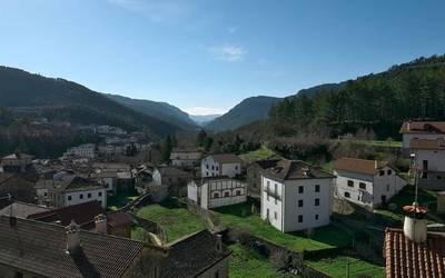 Lau udalerritatik bat despopulatzeko arrisku larrian dago