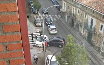 Auto istripua gertatu da Ugarte kalean