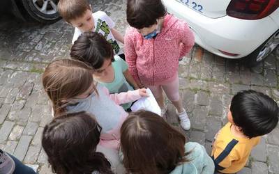 Altxorraren bila Leintz Gatzagako kaleetan
