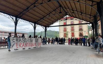 Herritarrek atzoko eraso matxista salatu dute