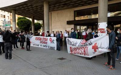 Nafarroako Osasun Plataformak manifestaziora deitu du, "kudeaketa negargarriaren" aurka