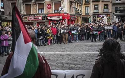 Palestinarren aurkako "etengabeko nakba" salatzeko protesta eginen dute larunbatean, Iruñean