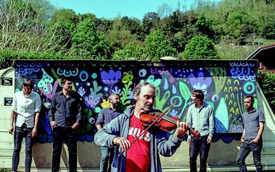 Audience-en kantua ‘Mendaroko biolin-joleari’