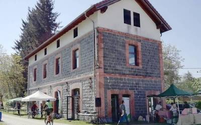 Plazaolako geltoki zaharra eta inguruko eremua Leitzako Udalari utzi dio Gobernuak