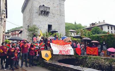 Nafarroa Berriz Altxa ekimenarekin bat egin dute hainbat bortzerritarrek Lesakan