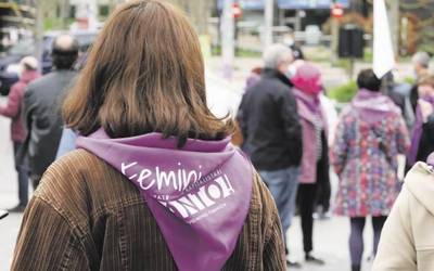 Nola eragin du pandemiak Aiaraldeko emakumeengan*?