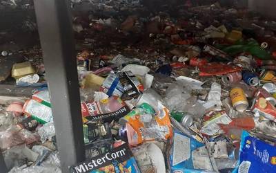 Kiroldegi gaineko oholtza garbitzeko proposamena
