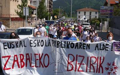 Jokin Bildarratz Hezkuntza Sailburuaren aurrean protesta egingo du Zabaleko Bizirik! plataformak