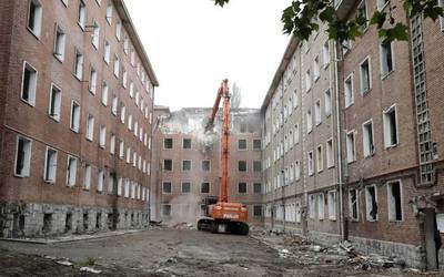 Olarizuko eraikinak eraisten hasi da Udala, Errekaleor hurrengo jomuga gisa seinalatuz