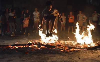 Plazan surik piztu barik ospatuko da gaur San Juan Bezpera