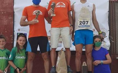 III. Larrate Trail irabazi dute Hodei Lujanbio goizuetarrak eta Maria Rebeca Mariño elizondarrak