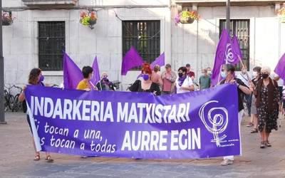 Indarkeria matxistaren aurka elkarretaratu zen Tolosako Asanblada Feminista