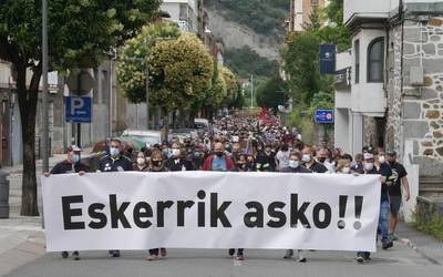 Jasotako elkartasun eta babes guztia eskertu dute Tubacexeko langileek