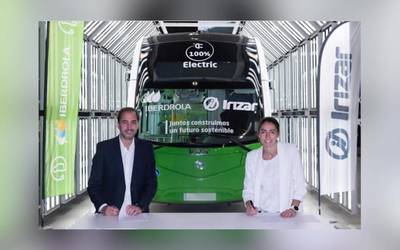 Irizarrek, Irizar e-mobility filialak eta Iberdrolak azkartu egin  dute mugikortasun elektrikoaren aldeko apustua