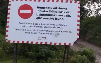 Berako Kaule auzoko bizilagunak kexu debekatutako mendi pistetara ibilgailuak sartzen direlako