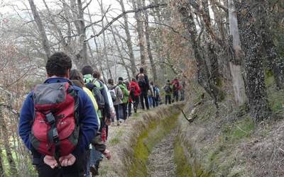 Goikogane taldeak herriko gazteentzako  mendi txangoak antolatu ditu