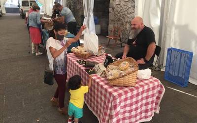 "Plazentzian oso ondo saltzen da gazta"