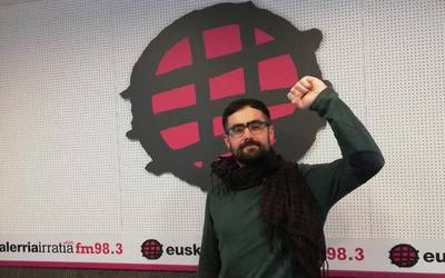 Hedoi Etxarte: “Luxua da poema liburu bat bultzatzeko halako bideoklipa sortu ahal izatea”