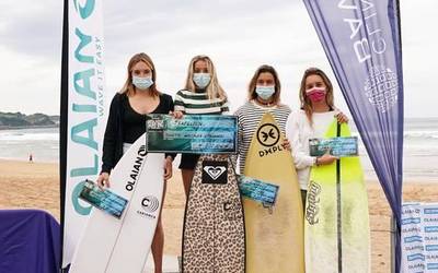 Annette Gonzalez-Etxabarri nagusi Euskal Surf Zirkuituko proban