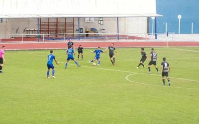 Atea hutsean mantendu eta bi gol sartuz lortu zuen Tolosak denboraldiko lehen garaipena