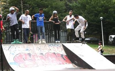 Laudioko patinatzaileak udalak proposatu dien skateparkaren aurka agertu dira