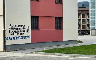 Pintaketa eginda  eraikineko horman