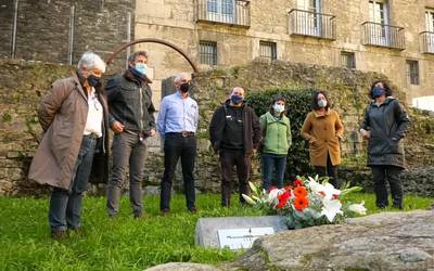 Adierazpen instituzionala eta lore eskaintza Biktimen  Memoria Egunean