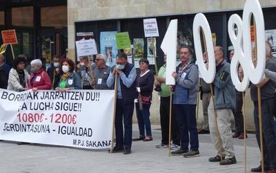 Pentsiodunen mugimenduak Iruñeko manifestazioan parte hartzera deitu du