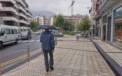 COVID-19 intzidentzia altuko herrietan murrizketak ezarriko ditu Jaurlaritzak martitzenetik aurrera