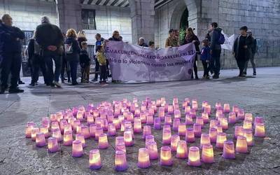 Manifestazioak eta elkarretaratzeak egingo dituzte emakumeen kontrako indarkeria salatzeko