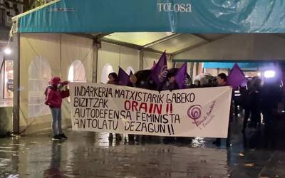 Tolosako asanblada feminista: ZUEK JIPOITZEN GAITUZUE! Indarkeria matxistarik gabeko bizitzak orain!