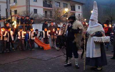 Eguberriak antolatzeko bilera eginen dute bihar Donezteben