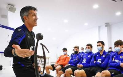 Imanol Alguacilek orain jaso du 2019-2020 denboraldiko entrenatzaile onenaren saria