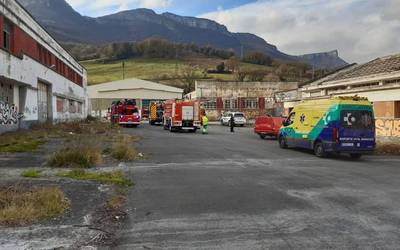 Sutea egon da Somolsa fabrika abandonatuan