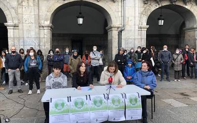 COVID ziurtagiriaren aurka eskualde mailako manifestazioa deitu dute urtarrilaren 4rako, Arrasaten