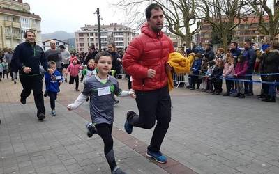 Bihar 11:00etan hasiko dira IX. San Silvestre lasterketako lehen korrikaldiak