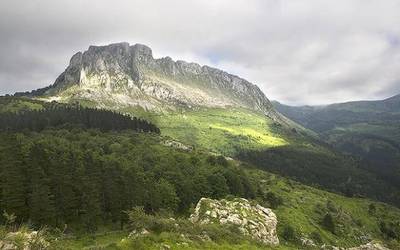 Familia bat erreskatatu zuen Itxinan atzo Ertzaintzak