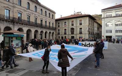 Euskal presoen eskubideen alde atera dira kalera debagoiendarrak ere