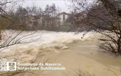 Uholde arriskuen abisua eman dute Bidasoa eta Urumea ibaietan