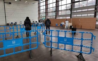 Zabalik dago Landako Gunean antigeno eta PCR probak egiteko gunea