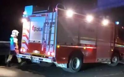 Auto biren arteko istripua gertatu da AP-8an, Berriz parean